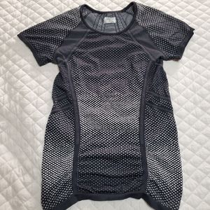 Athleta Fast track Tee